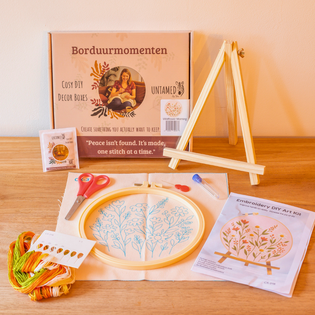 Wildflower Morning - Embroidery kit with daisies and orange flowers