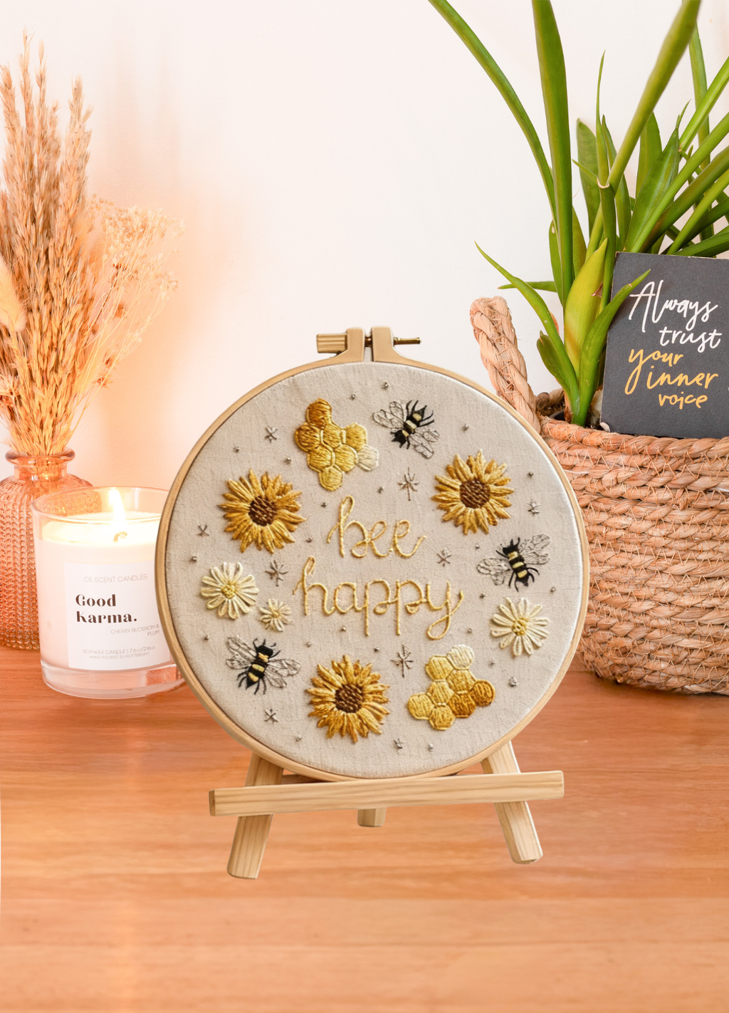 Bee Happy – Kit de broderie avec tournesols, abeilles et rayons de miel