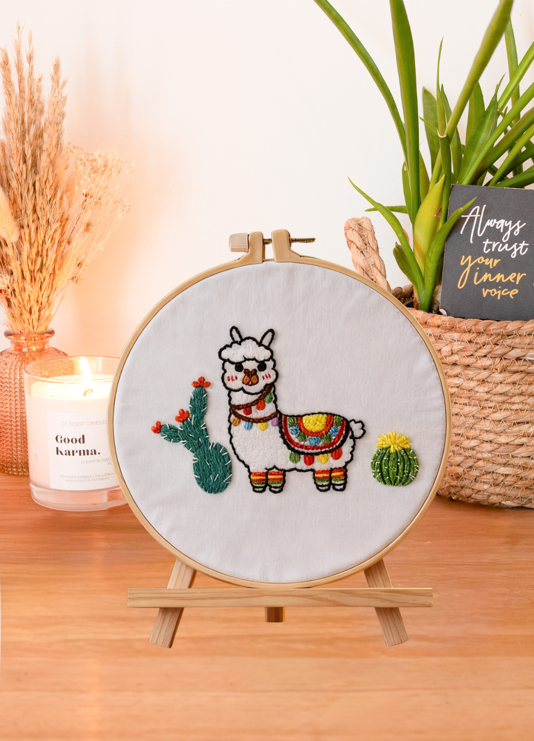 Sunny Llama – Embroidery kit with a cheerful llama and desert flowers